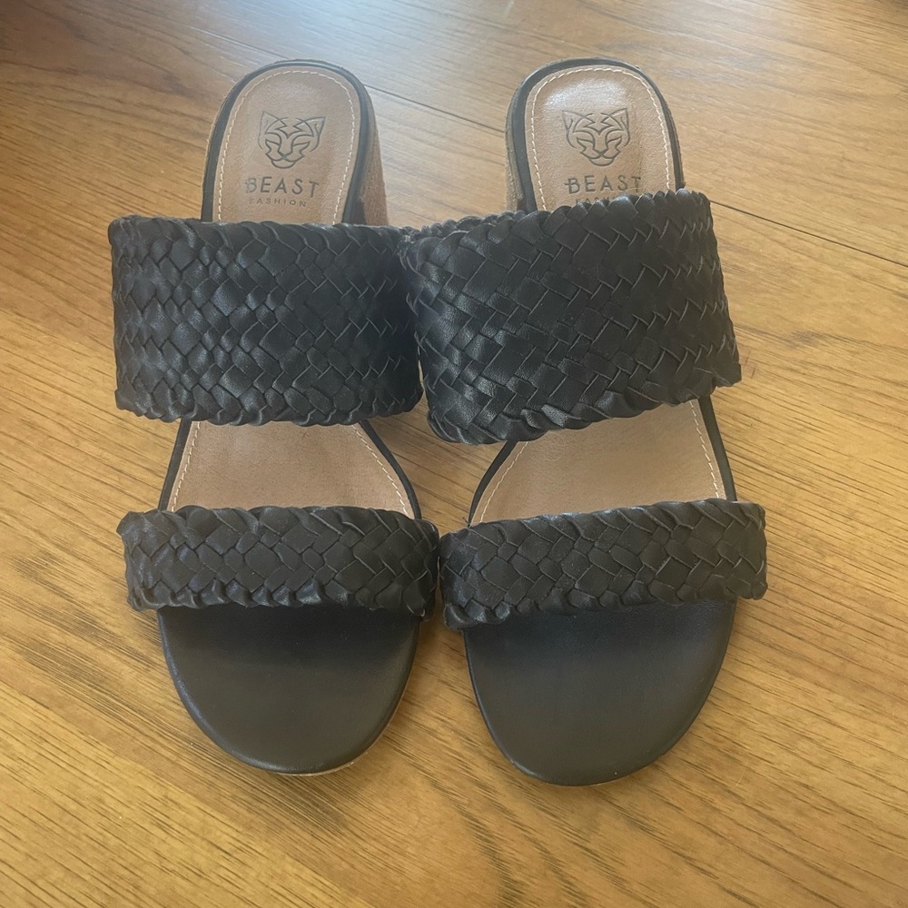 BEAST FASHION Black Woven Sandals